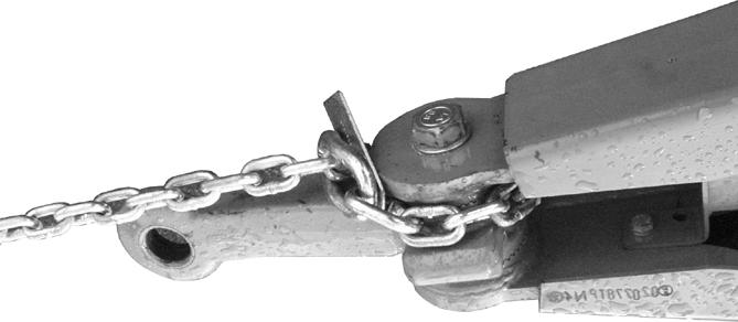 ábra 8 /Beipacks/Sonstige Beipacks_maschinenuebergreifend/Sicherungskette 78 kn/sicherungskette an den Traktor montieren Text @ 430\mod_45555955_92.