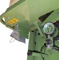 docx @ 39033 @ 3 @ 3 /BA/Fahren und Transport/Rundballenpresse/Transport/Seitenhaube linke Maschinenseite sichern_bilder_fortima @