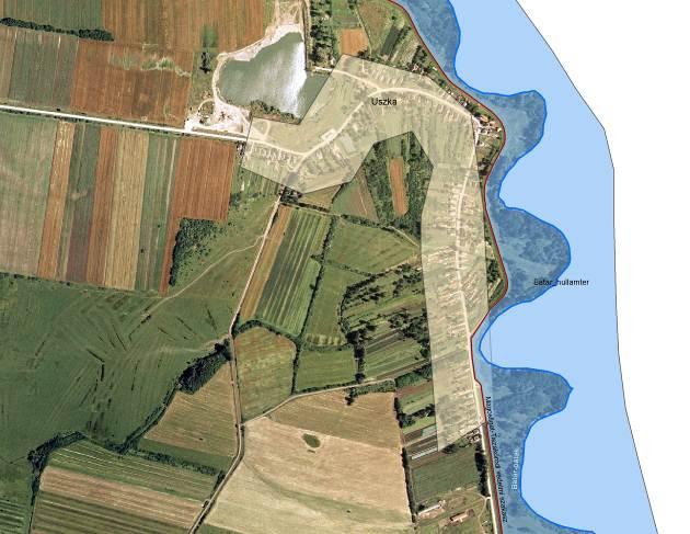 1.3.3.2 Uszka Uszka település a Batár bal partján, a 07.06.01 számú védelmi szakasz 1+285 tkm és az 5+750 tkm között érinti a nagyvízi medret.