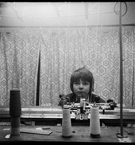 öltözőben), 1974 6 6-os negatív, hasselblad scan H. G.