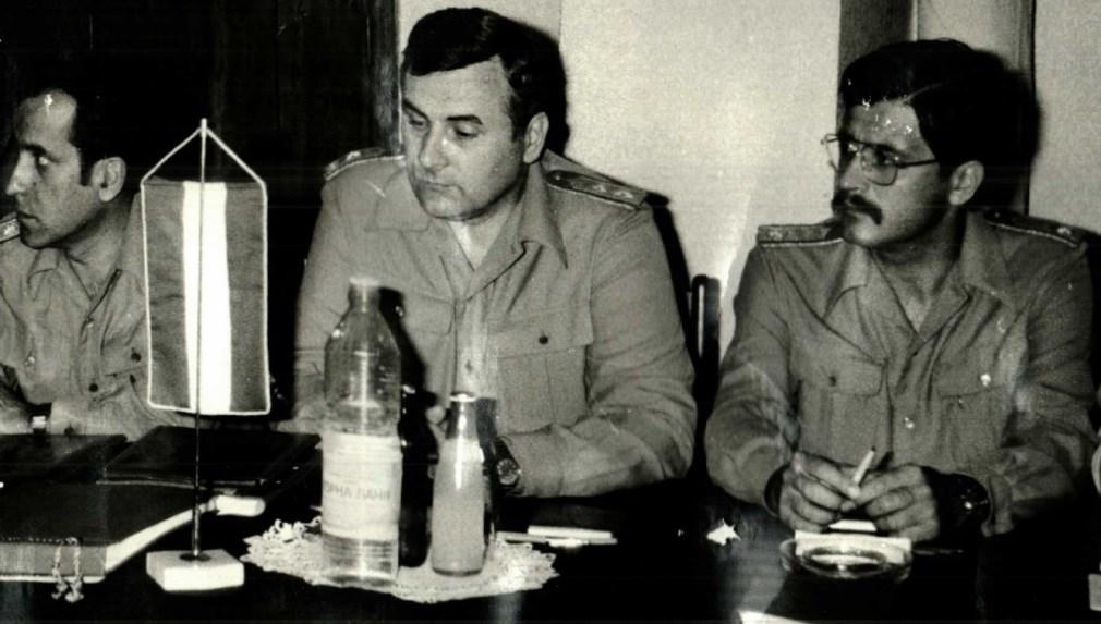 2018. XI. évfolyam 1. szá A VSZ tagországok hadseregeinek MMSZ konferenciája 1985-ben, Szófiában. A képen a magyar delegáció, jobb szélen szemüvegben Mikula László mk. őrgy, a 101. fre.