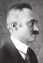 Apja mint a fonyódi férfiak nagy része szőlőmunkás majd halász volt.