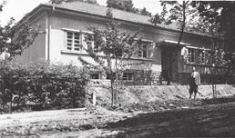 Egy alkalommal, amikor Keszthelyről hazafelé jött, a balatonfenyvesi határban megismerte az úton ballagó és Fonyódra tartó Vincze Jánost. Megállt mellette.