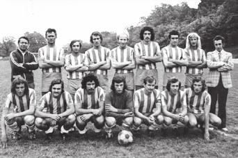 A fonyódi futballcsapat (1974) Álló sor: Vida János edző, Horváth József, Fejes János, Sántha János, Bódis József, Kocsis Géza, Gyuricza
