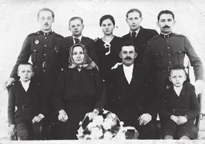 Bogdán László kalandjai A Bogdán család 1928-ban jött Buzsákról Fonyódra.