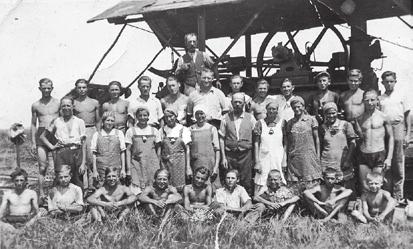 Brigitelők 1938-ban Legfelül: Horváth Vendel gépkezelő Felső, álló sor: ismeretlen, Galambos János, Fekete György, Takács Lajos, Borbély László, Gálosi István, Nagy János, Metzger József, Molnár