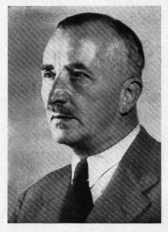 22 HÍVÓSZÓ 4. Hekler Antal 1940 körül.