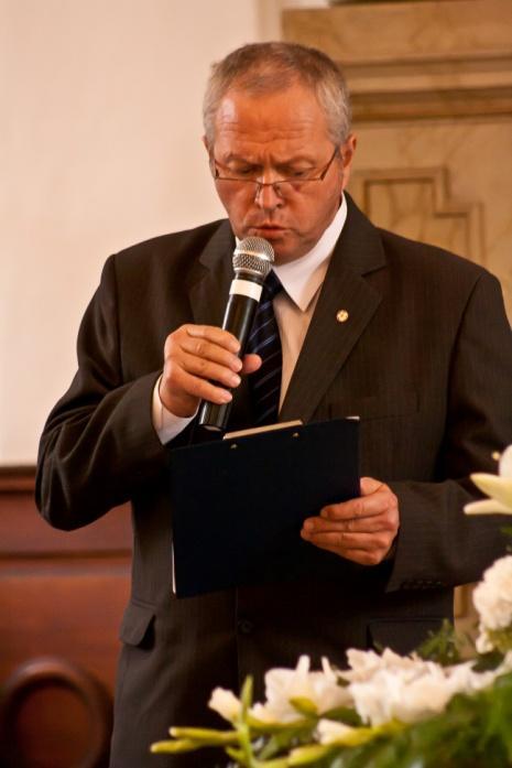 Beszámoló a felújításról elhangzott az ünnepi közgyűlésen Az első nagy lépés a templom tetőzetének felújítása volt. A gyülekezet apraja és nagyja összefogott, hogy ez a lépés megtörténhessen.