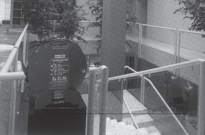 FÓRUM Újdonságok 1996 Az elmúlt és novemberében megrendezett Security& Safeti kiállításon a vagyonvédelem mellett a tûzvédelem is kiemelt helyen szerepelt. Néhány újdonságra hívjuk fel a figyelmet.
