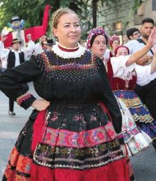 Szüreti felvonulás Bezerédj utca, Széchenyi utca A