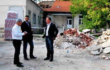 - Huszonnégy millió forinttal támogatja a várost az elkövetkező három évben a Tarr Kft.