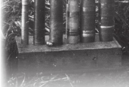 gyanútlan lövészpáncélost szétrombolt. 1944. október 20. A Magyar Királyi Honvéd 53. Utász Zászlóalj Budapest erődítési munkálatai során ezen a napon szerez először tudomást az LÖTAK létezéséről.