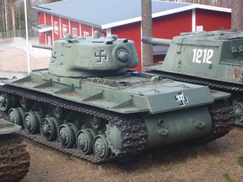 A zsákmányolt, a T 26-os toronnyal felszerelt típusokat a finnek sikeresen használták még a háborút követő időben is. Az egyik féltve őrzött darab zárt helyen látható.
