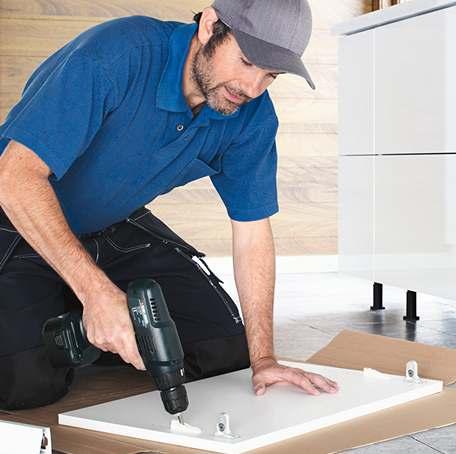 Hogy lásd, mikre kell odafigyelned, nézd át az IKEA áruházakban kihelyezett konyhai tervezési segédletünket, vagy töltsd le ugyanezt az IKEA.hu weboldalról.