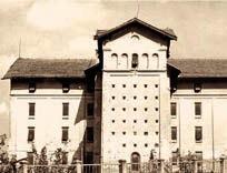 1863 Az első siker az Országos Magyar Képzőművészeti Társulatnál Munkácsy Mihály: Reök Lajos arcképe (1864; Munkácsy Mihály Múzeum) Az alapítása utáni években gróf Andrássy Gyula elnökletével működő