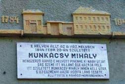A munkácsi római katolikus plébániahivatal adatai alapján apja foglalkozása kincstári sótiszt volt. (Munkácsy édesapját a szakirodalom a Lieb-kódex nyomán bajor eredetű családból származónak vélte.