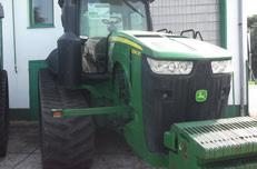 000 John Deere 8220 Üzemóra: 16850 Ị Motor LE: 250 24 600 000 31