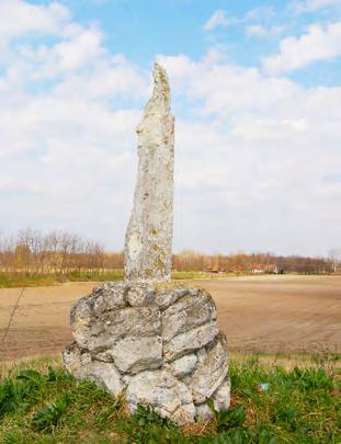 Feketi kápolna (Dusnok) Sapka-hegyet találunk Miskén is, de a néphagyomány számos más halomnál is megidézi ezt a történetet, pl.