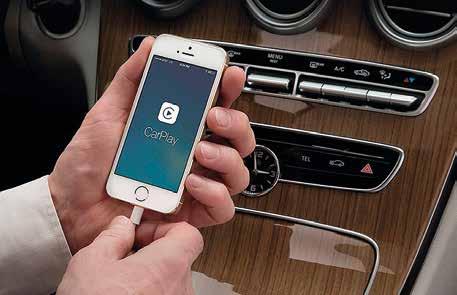 A mobiltelefonra telepített CarPlay programon keresztül a felhasználó az Android világába is belép.