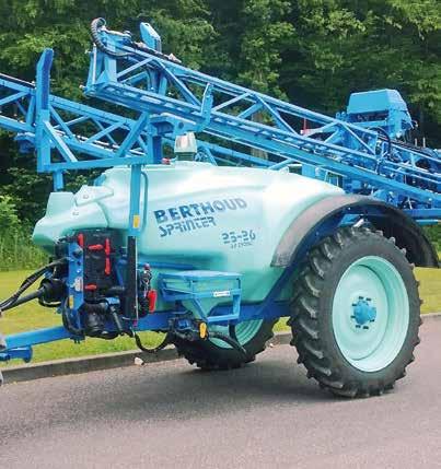 hidraulikus systém; lejtéskiegyenlítés hydraulické vyrovnávanie - Tartálykapacitás: 800; 1000 l Kapacita nádrže: 800; 1000 l Ramená: - Keretméret: 12-21