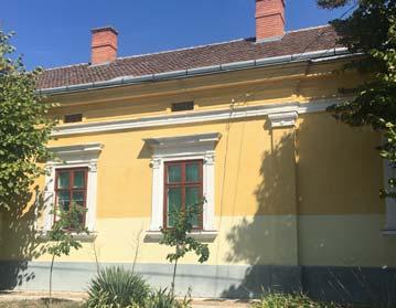 nem ért végig a telek szélességében az épület, akkor mindkét tetővéget lekontyolták. Ha a ház teljesen végig ért a telken, akkor szárazkaput létesítettek.