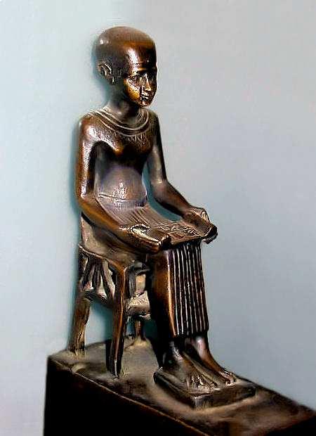 44 Imhotep (i.e. 2750 körül) Kanofer és Szat-Nefertem fia, Dzsoszer egyiptomi király fıépítésze, héliopoliszi fıpap.