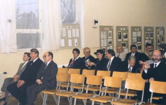 Ukončilo a zariadilo sa mládežnícke centrum v hodnote 400.000,- Sk (13.000 ).