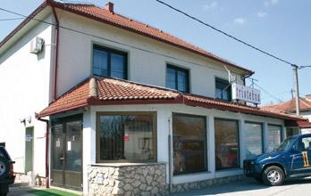 Broj telefona trgovinske uprave u Nefelejcs ulici: +36-1-290-0361/105, fax: +36-1-291-5478 SAOPŠTENJA KANCELARIJE U HRVATSKOJ Kancelarija u Zagrebu: 10000 Zagreb, Trakošćanska 16.
