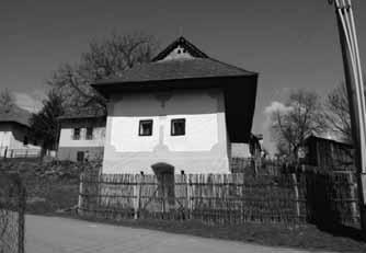 HISTORICKÉ ZÁPISY A VÝSKUMY Z 19.-20. STOROČIA mentuje aj izba rodinného domu č. p.. 31, ktorý spoločne obývali dve príbuzensky prepojené rodiny Velkovcov a Piatrovcov.