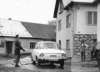 Ján Piatrov zomrel vo veku 75 rokov 2. 2. 1918. Ján Piatrov, nar. 1842 po uzavretí manželstva odišiel za zaťa do Benikov. Benikov dom z r. 1828 ako jeden z mála v hornom konci obce pri požiari r.