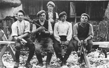Posledným suchánskym kováčom bol Jozef Trizna, prišiel z Plachtiniec. Prestala sa využívať po zlúčení JRD v r. 1976.