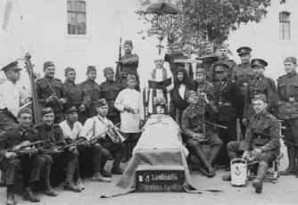 V roku 1937 chcel Ján spoločne s manželkou Annou vycestovať za prácou do Francúzska, kde už pracovali brat Anny Pavel Velkov s manželkou Máriou. Ján v r.