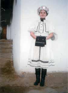 OBRAZOVÁ PRÍLOHA Svadobný odev