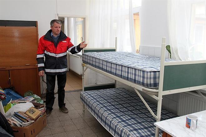 A Hajléktalan Személyek átmeneti Szállása: az intézményvezető: Kocsenga Anton Az intézményi jogviszony: átmeneti elhelyezést nyújtó intézmény Az intézmény feladata: a személyes gondoskodást igénylő