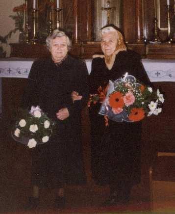 100 jubileum: Jubilantka p. Apolónia Černáková sa zapisuje do pamätnej knihy mesta 100 jubileum: Zablahoželať p. Apolónii Černákovej k jej krásnemu životnému jubileu prišiel domov primátor mesta Ing.
