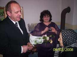 novembra 2008 pekné životné jubileum 80 rokov. Po modrokamensky ich ľudia volali dvojičke Hájnikove Veruška a Maňuška. Veruška sa vydala do Sedlačekov.