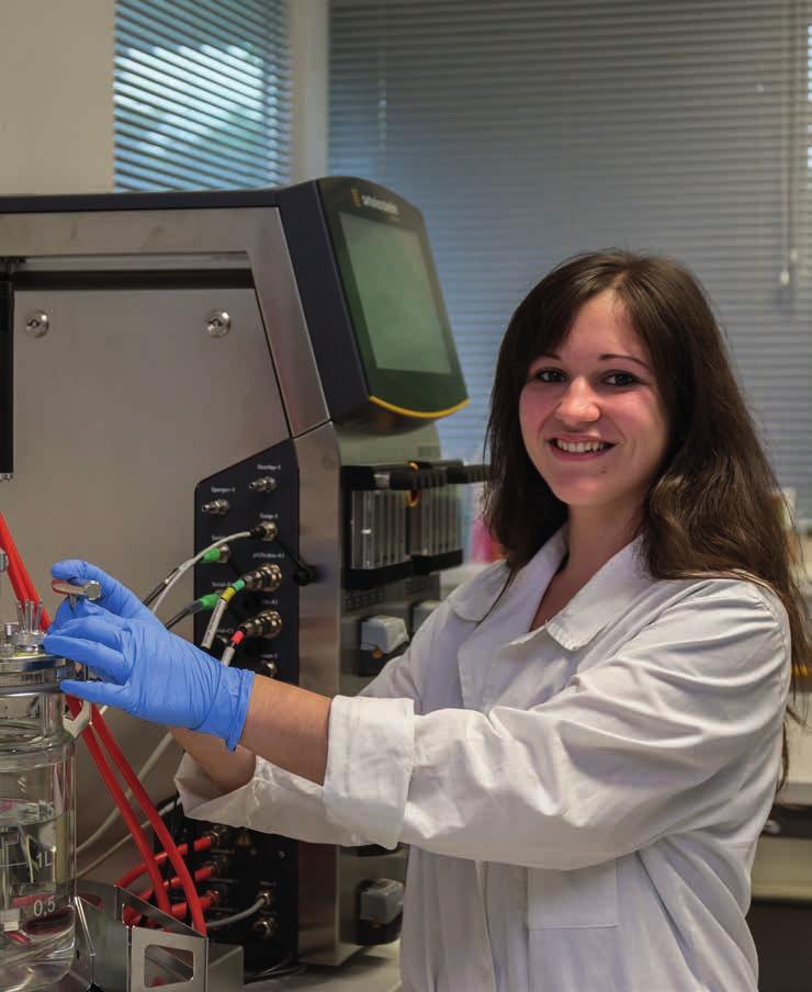 Épületeink és kiváló hallgatóink Hódi Barbara az SZTE Biológia Intézet Biotechnológiai Tanszék I. éves PhD hallgatója.