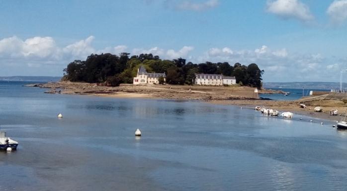 Douarnenez-en belüli látványosság volt az Ile detristan. Ez a sziget Tristán és Izolda legendájához fűződik.
