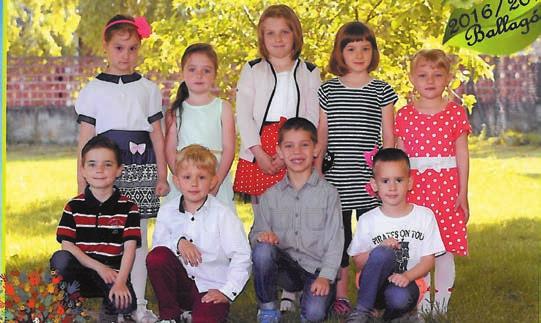 A felnőtt csapatoknál 16 csapat küzdött azért, hogy a legjobb helyezést érjék el a szezonban. A mi csapatunknak az 5. helyen sikerült végeznie a begyűjtött 49 ponttal és 54:55-ös gólaránnyal.