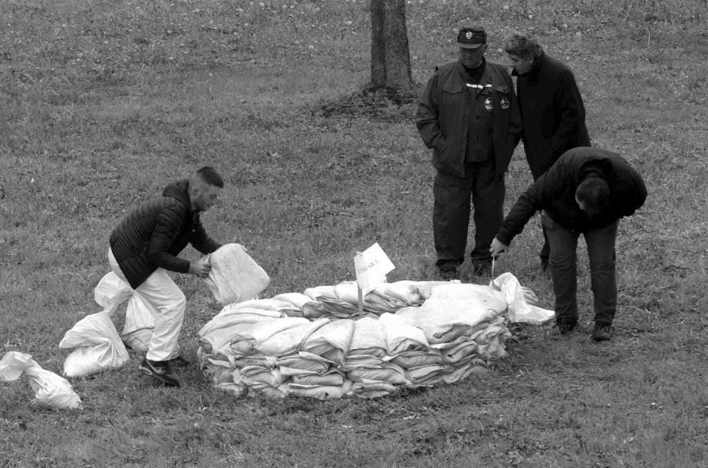 A versenyen az elméleti és a gyakorlati tudásukat is meg kellett mutatniuk a résztvevœ diákoknak, akik rendkívül sikeresen szerepeltek a tanulmányi versenyben.