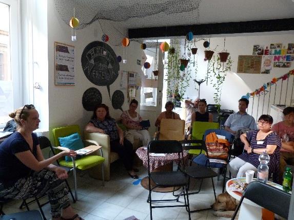 és megbeszélik a projekttel kapcsolatos feladatokat. Az együttműködő szervezetek számára minden év elején tartunk egy 1 napos felkészítő tréninget, melynek témája az önkéntes menedzsment. 6.