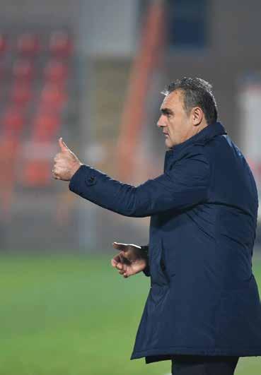 FELNŐTT HAZAI MEZ LÉGY TE IS EGYEDI! Vásárold meg a PAFC 2017/2018 -as csapatmezét a Pancho Aréna büféiben és a székesfehérvári Auchanban található PAFC Shopban! 11.700 FT FELNŐTT IDEGENBELI MEZ 14.