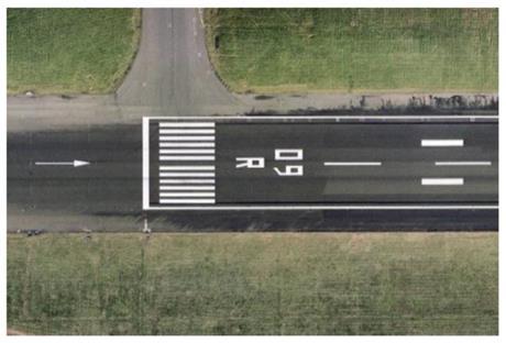RWY jelölések Keresztirányú sáv (transverse stripe)