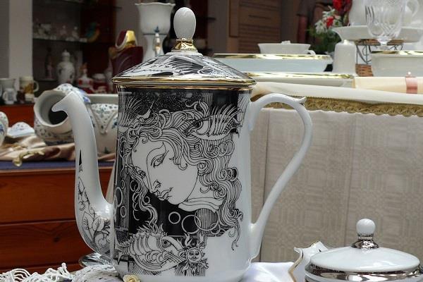 AZ ELLENŐRZÉS TERÜLETE Magyar Nemzeti Vagyonkezelő Zártkörűen Működő Részvénytársaság és a Hollóházi Porcelángyár Kft. A Társaság 1 -ot a Magyar Állam alapította 2013.