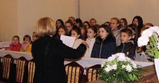2 hírek szülők-nevelők bálja KRÓNIKA NemzeTközi kórustalálkozó November 24-én rendezték meg a szülők- nevelők jótékonysági bálját a Rákóczi Zsigmond Református Általános Iskolában.
