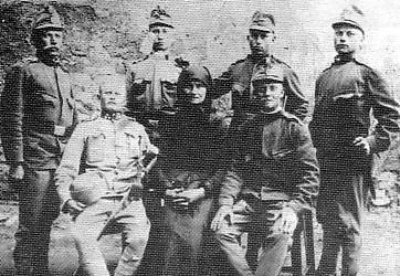 1914 őszén érkeztek haza Markazra az első sebesültek, s őket újabb csoportok követték. 1915 nyarán a faluban vagy 20-25 olyan hadirokkant élt, akikre a hadsereg már nem tartott igényt.