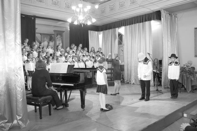 a nyomában létrejött, 1970 1990 közt létező Kórusok Országos Tanácsa (KÓTA), amely átalakulva épp ez esztendőben ünnepli fennállásának 45. évfordulóját.