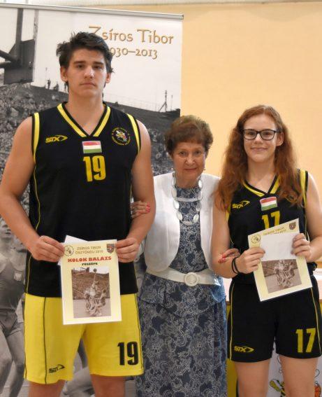 U16 fiú B csapat 2 pontos dobás 3 pontos dobás büntetõdobás név ÖP Sz E T V A B K F IBM Msz kís jó % kís jó % kís jó % Györik Dávid 2 0 0 2 1 50 1 0 2 2 5 0 0 1 4 0 1 Hajdu Péter 11 5 45 2 0 0 8 6 75