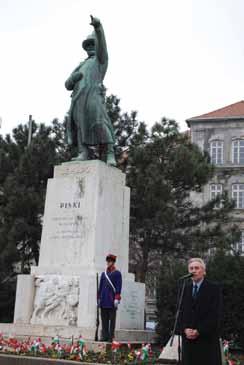 KRONIKA Budapeszt: 221. urodziny J. Bema Tradycyjnie 14 marca, przy budańskim pomniku generała J. Bema w Budapeszcie, w przeddzień święta narodowego Węgier, w dniu urodzin J. Bema (ur.