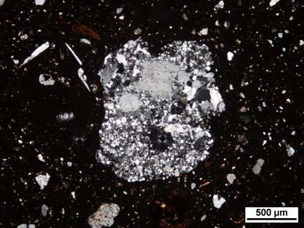 181 6. ábra: Jellemző kovásodott vulkanit törmelék a 2. csoport amphoráiban, +N (26. minta) Fig. 6.: Characteristic siliceous volcanic fragment in the amphorae of Group 2, XP (Sample No. 26.) 3.